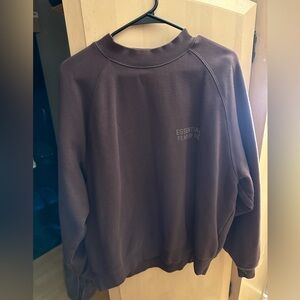 Men’s essential crewneck